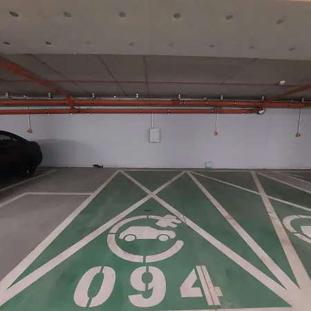 Komfort Z Balkonem I Parkingiem W Centrum Wroclawia Apartmán