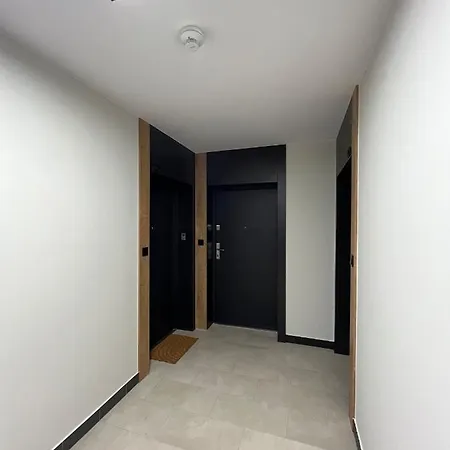 アパート Komfort Z Balkonem I Parkingiem W Centrum Wroclawia ヴロツワフ